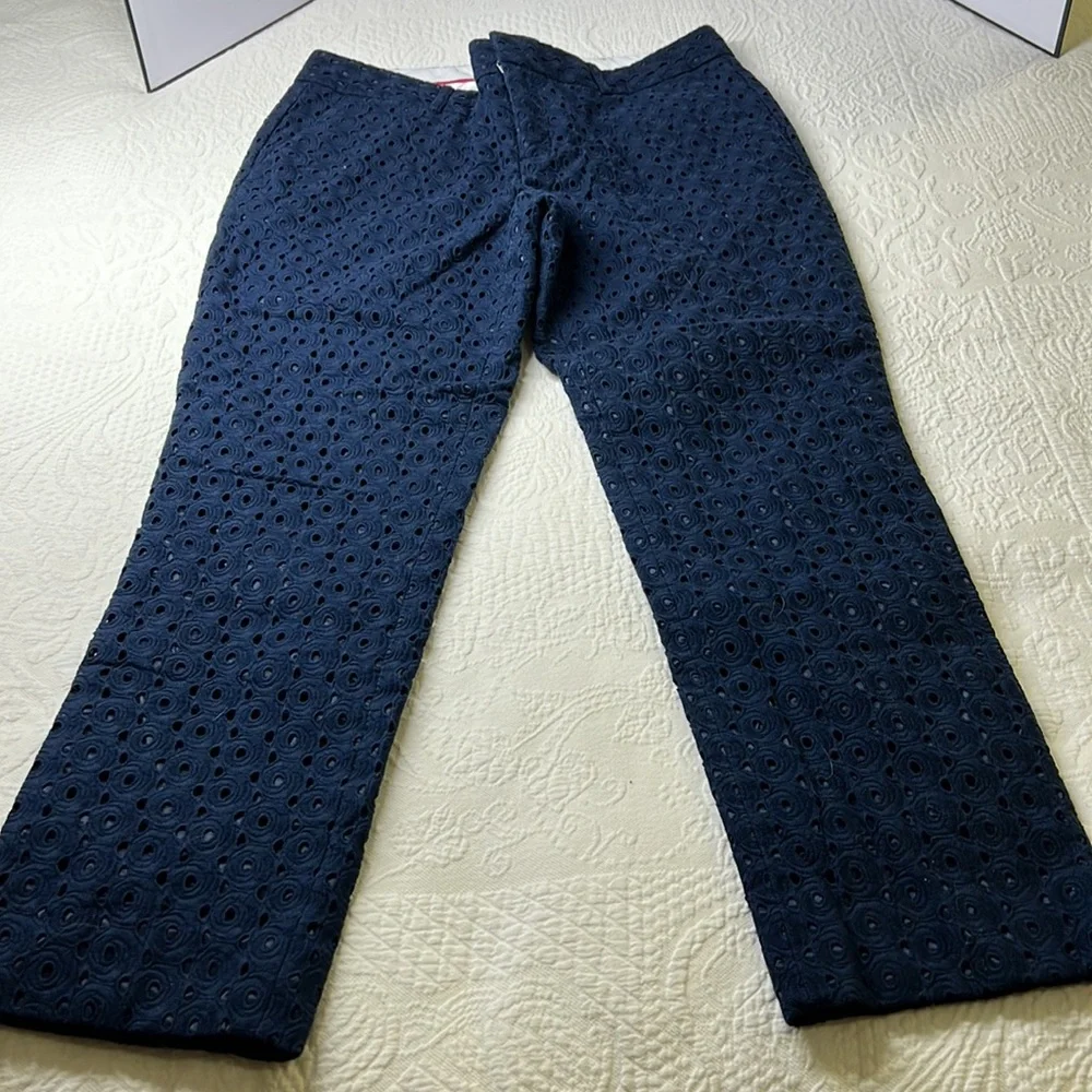 ⭐️Banana Republic preppy Navy eyelet lace Hampton pant dress pants size 4 - Picture 2 of 9